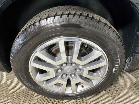 Used 2013 GMC Acadia Denali image 19