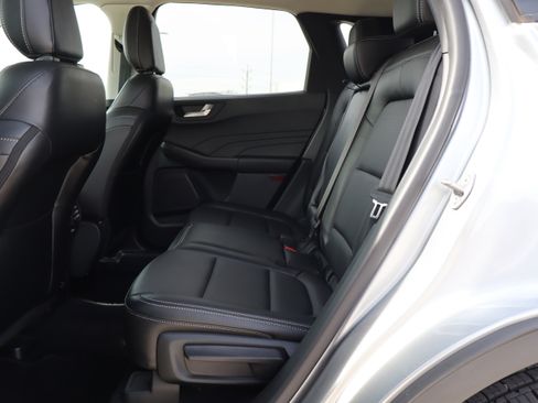 Used 2022 Ford Escape SEL image 11