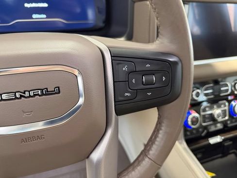 Used 2023 GMC Yukon Denali AWD/4WD image 24