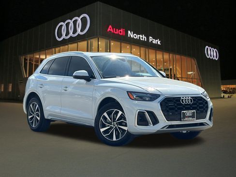 Certified 2024 Audi Q5 2.0T Premium w/ Convenience Package image 1