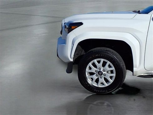 Used 2024 Toyota Tacoma TRD Sport image 5