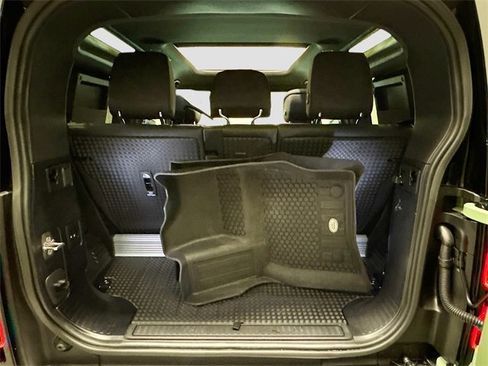 Used 2023 Land Rover Defender 110 75th Limited Edition image 28