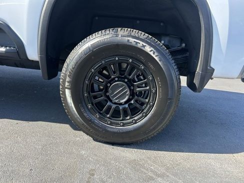 Used 2024 Chevrolet Silverado 3500 LT w/ Convenience Package image 10