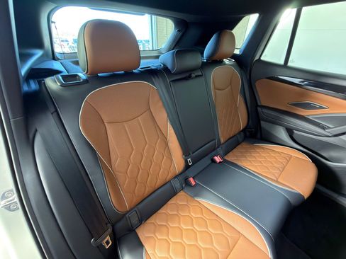 Used 2025 Volkswagen Tiguan SEL R-Line image 25