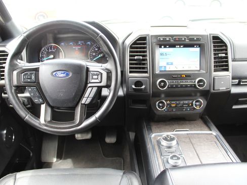 Used 2019 Ford Expedition Limited w/ Equipment Group 301A AWD/4WD image 30