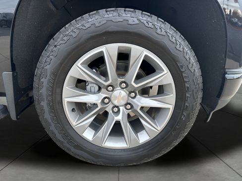 Used 2022 Chevrolet Silverado 1500 High Country w/ Safety Package II image 9