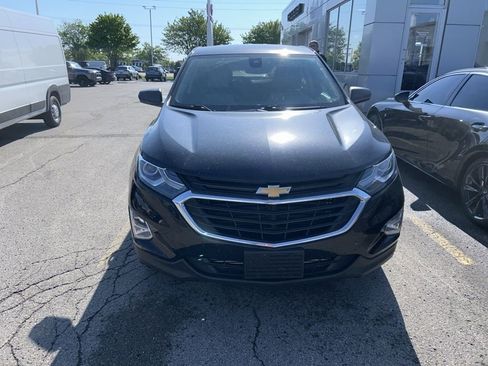Used 2020 Chevrolet Equinox LS w/ LS Convenience Package FWD image 2