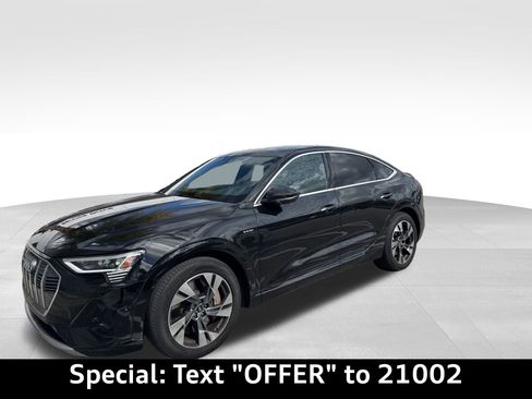 Used 2022 Audi e-tron Premium Plus image 10