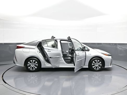 Certified 2020 Toyota Prius Prime Limited FWD image 40