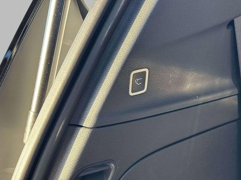 New 2026 Chrysler Pacifica Select image 9