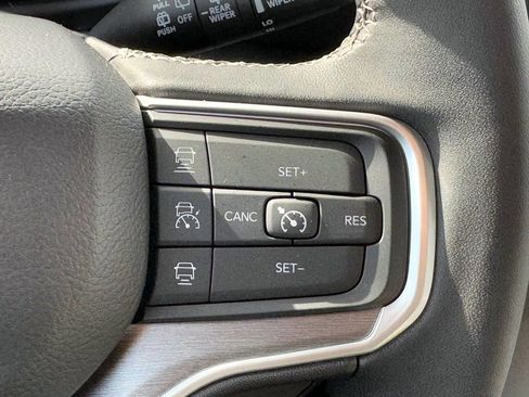 Certified 2025 Jeep Wagoneer 4WD image 24