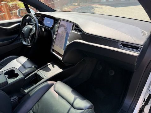 Used 2016 Tesla Model X 90D image 12