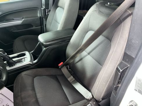 Used 2022 Chevrolet Colorado LT w/ Fleet Safety Package image 15