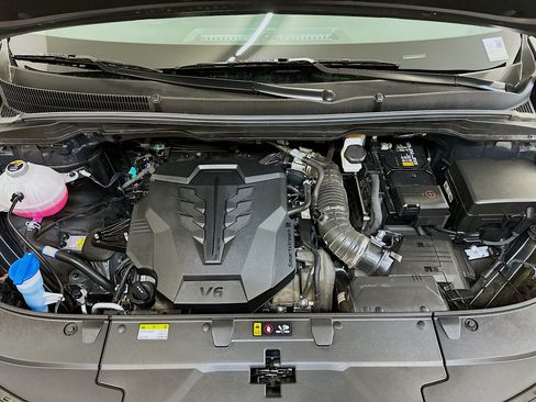 Used 2026 Kia Carnival FWD image 34