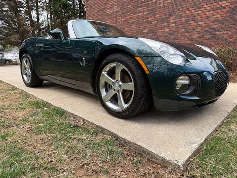 Used 2008 Pontiac Solstice GXP w/ Premium Package image 31
