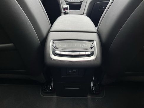 Certified 2025 Cadillac XT6 Premium Luxury image 22