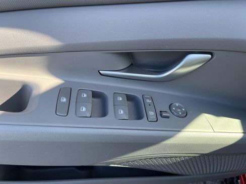 New 2025 Hyundai Elantra Sport FWD image 22