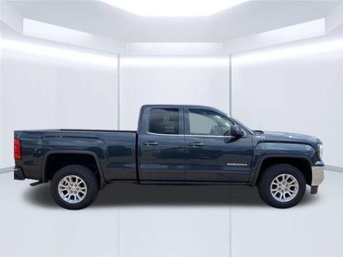 Used 2017 GMC Sierra 1500 SLE w/ SLE Value Package AWD/4WD image 5
