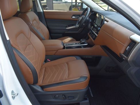 Used 2025 Nissan Pathfinder Platinum w/ Cargo Package FWD image 79