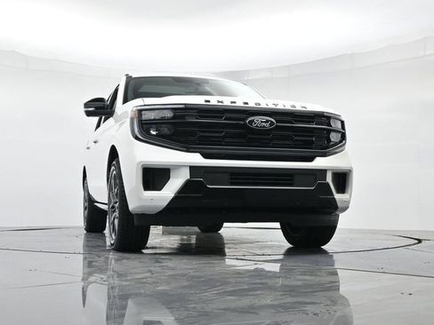 New 2025 Ford Expedition Platinum w/ Stealth Performance Package image 35