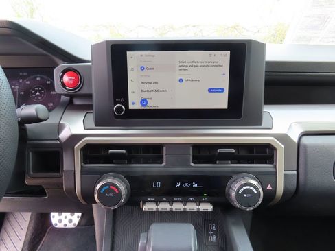 Used 2025 Toyota Tacoma TRD Sport AWD/4WD image 20