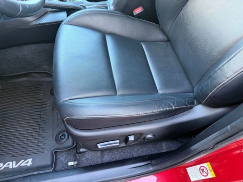 Used 2017 Toyota RAV4 Limited image 13