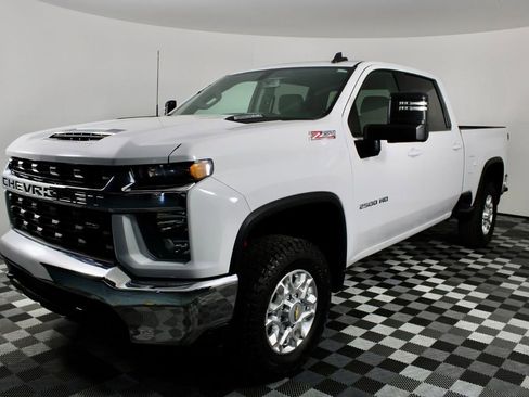 Used 2023 Chevrolet Silverado 2500 LT AWD/4WD image 4