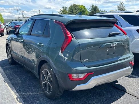 Used 2023 Kia Niro EX FWD image 4
