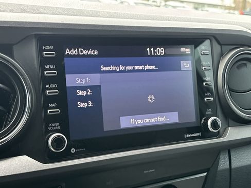 Used 2020 Toyota Tacoma TRD Off-Road w/ Technology Package image 20