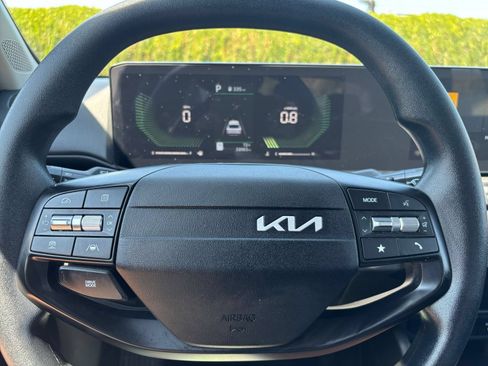 Used 2025 Kia K4 FWD image 22