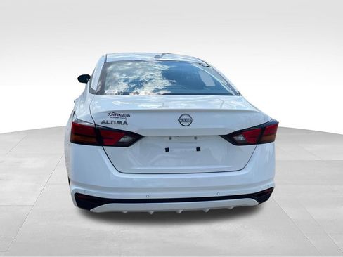 Used 2025 Nissan Altima 2.5 SV FWD image 4