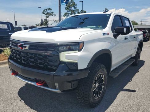 Used 2022 Chevrolet Silverado 1500 ZR2 w/ Technology Package AWD/4WD image 1