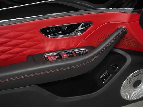 Used 2020 Bentley Flying Spur W12 image 51