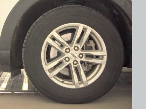 Used 2023 Ford Explorer XLT w/ Equipment Group 202A image 21