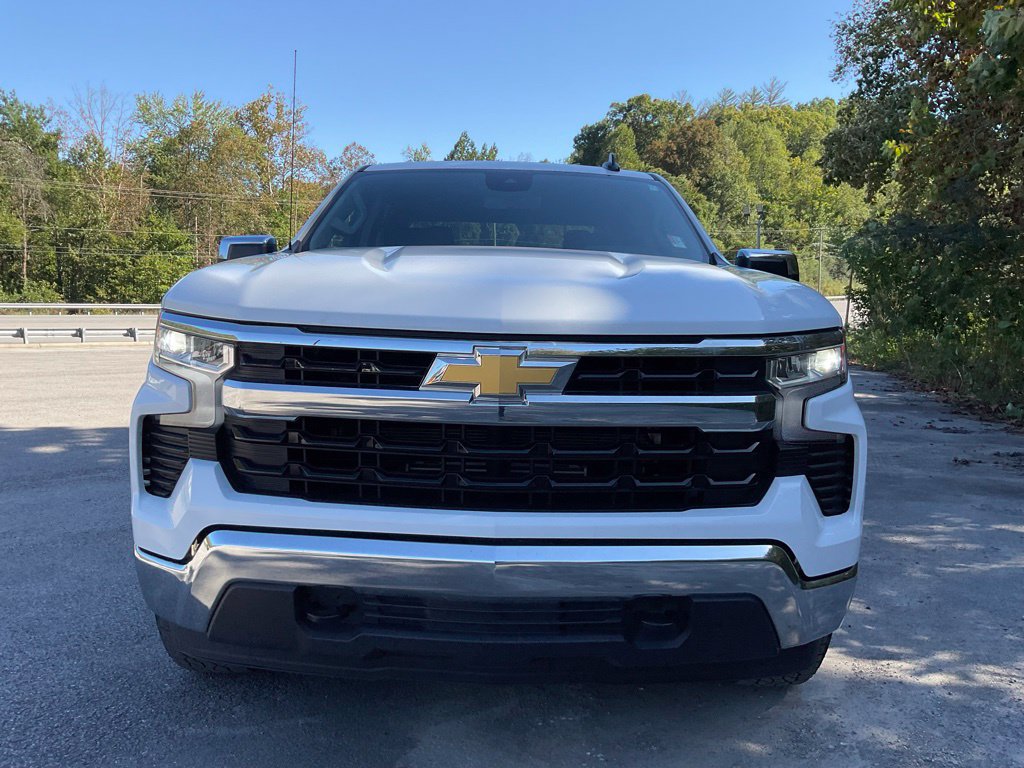 Used 2024 Chevrolet Silverado 1500 LT AWD/4WD image 2