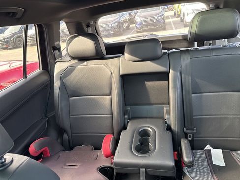 Used 2019 Volkswagen Tiguan SE image 18