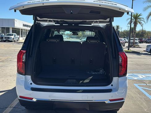 New 2026 GMC Yukon Elevation image 18