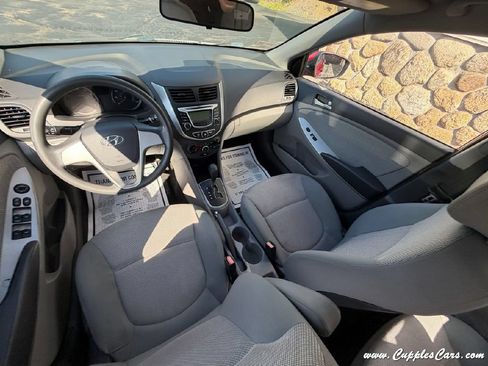 Used 2013 Hyundai Accent GLS FWD image 17