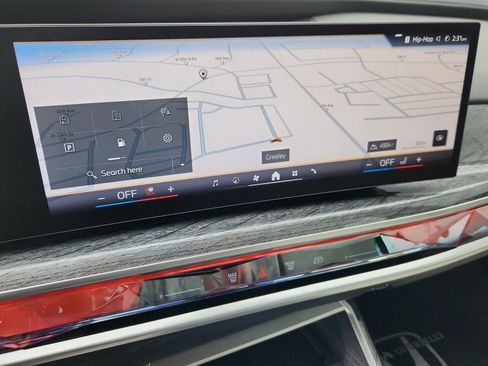 Used 2025 BMW 740i xDrive image 23