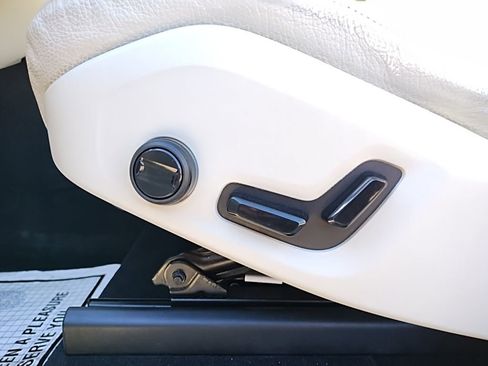 Used 2022 Volvo XC90 T6 Momentum image 24