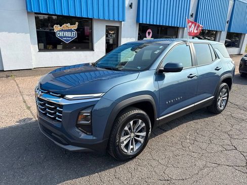Used 2026 Chevrolet Equinox LT AWD/4WD image 2