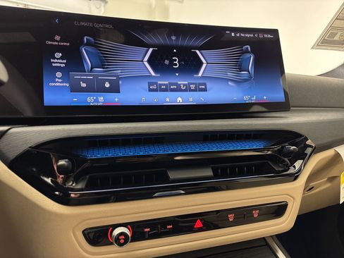 Used 2026 BMW i4 eDrive40 w/ Premium Package RWD image 26