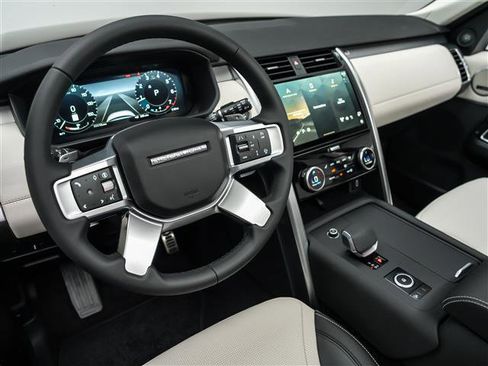 New 2026 Land Rover Discovery Limited Edition AWD/4WD image 16