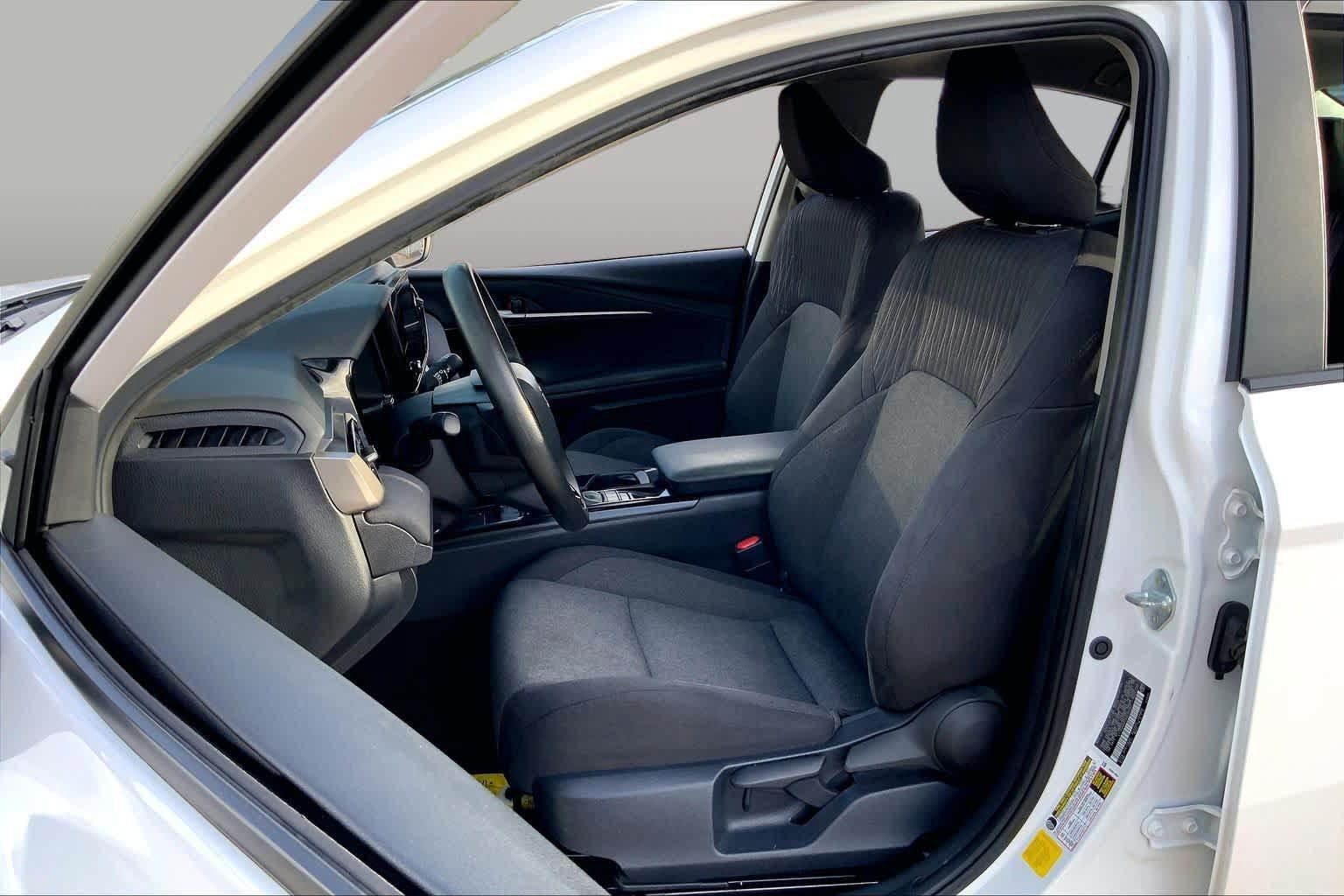 Used 2025 Toyota Camry LE FWD image 8