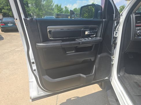 Used 2015 RAM 1500 Sport w/ Convenience Group image 8