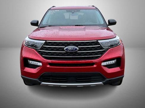 Used 2022 Ford Explorer XLT w/ Equipment Group 202A image 2