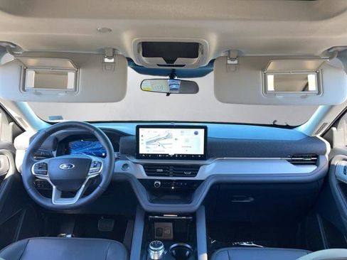 Certified 2025 Ford Explorer Active w/ Active Comfort Package image 3