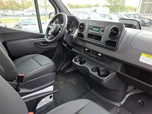 New 2025 Mercedes-Benz Sprinter 2500 image 10