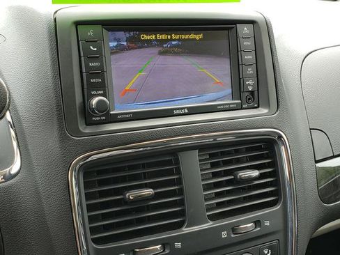 Used 2018 Dodge Grand Caravan SE w/ UConnect Hands-Free Group FWD image 21