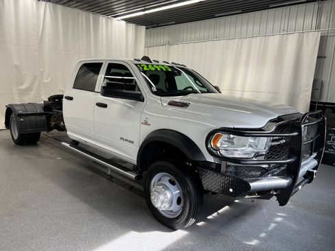 Used 2022 RAM 5500 Tradesman w/ Chrome Appearance Group AWD/4WD image 2